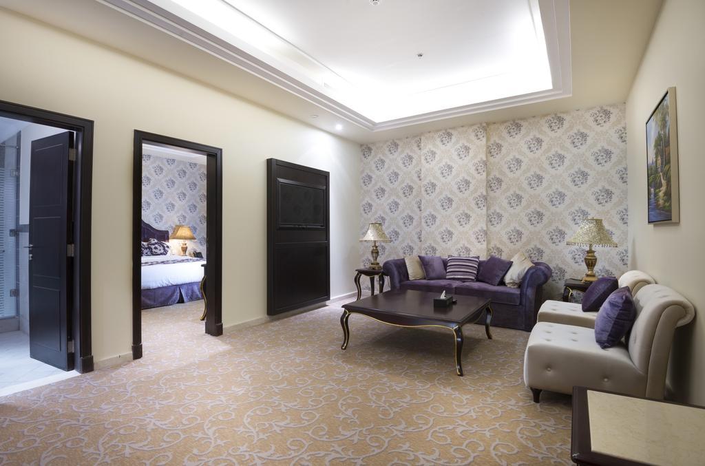 Mira Trio - - Tahlia Street 4* Riyadh