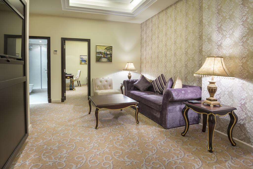 Mira Trio - - Tahlia Street Riyadh